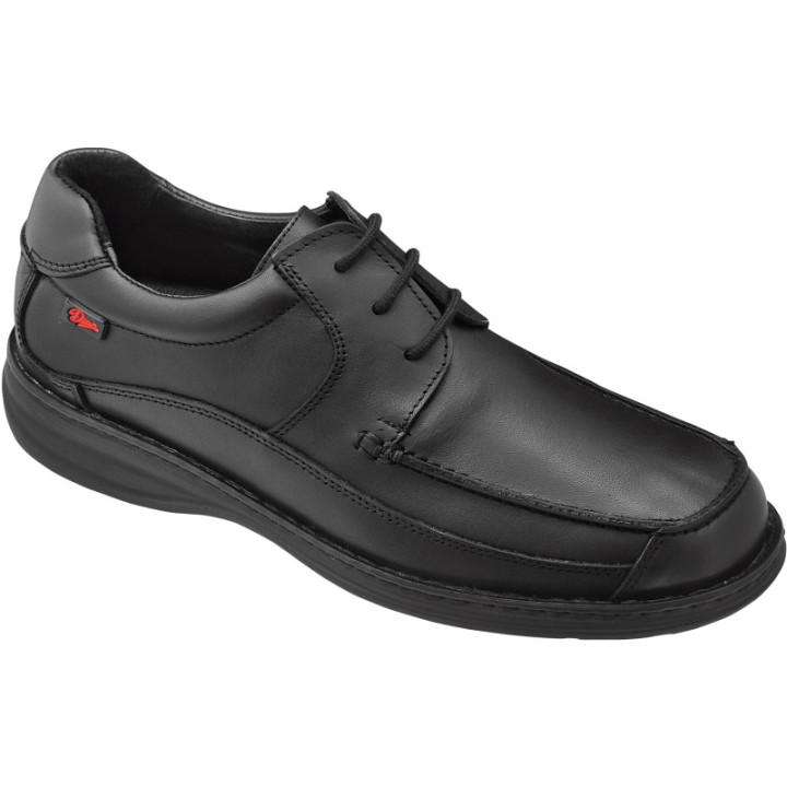 Chaussure en cuir fermée par lacets