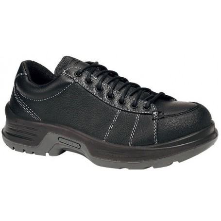 Chaussures de securite basses type trekking en 345 s2