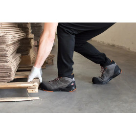 Chaussures de sécurité montantes légères et résistantes pour professionnels (2)