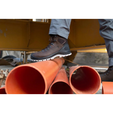 Chaussures de sécurité hautes cuir, légères et robustes
