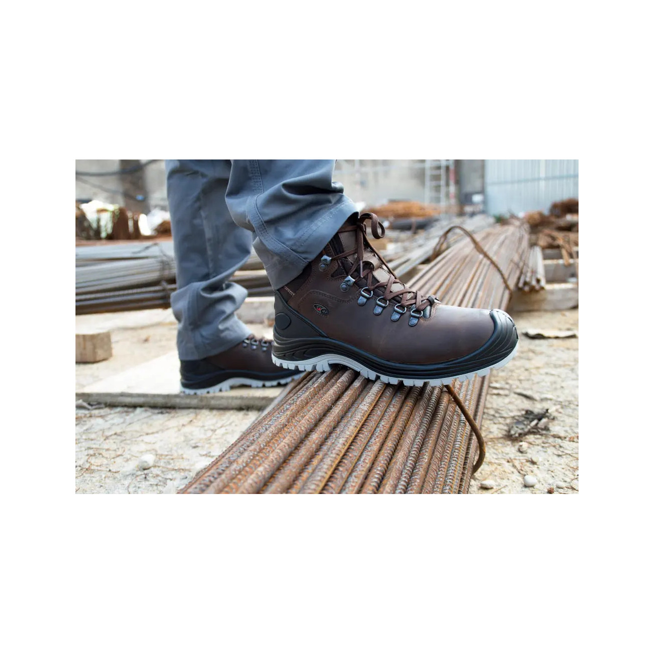 Chaussures de sécurité hautes cuir, légères et robustes Chaussures de sécurité hautes cuir, légères et robustes