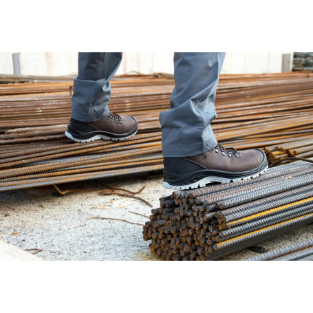 Chaussures de sécurité hautes cuir, légères et robustes