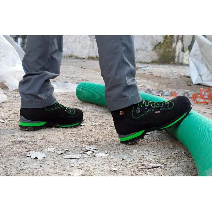 Chaussures de sécurité S3 Vibram Alpine BTP terrain accidenté