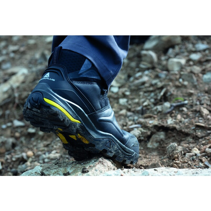 Chaussures hautes cuir pleine fleur