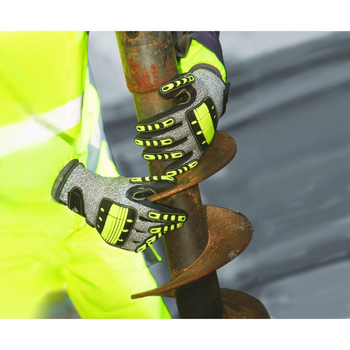 Gant de travail anti-coupure avec protection contre l'impact en zone métacarpe