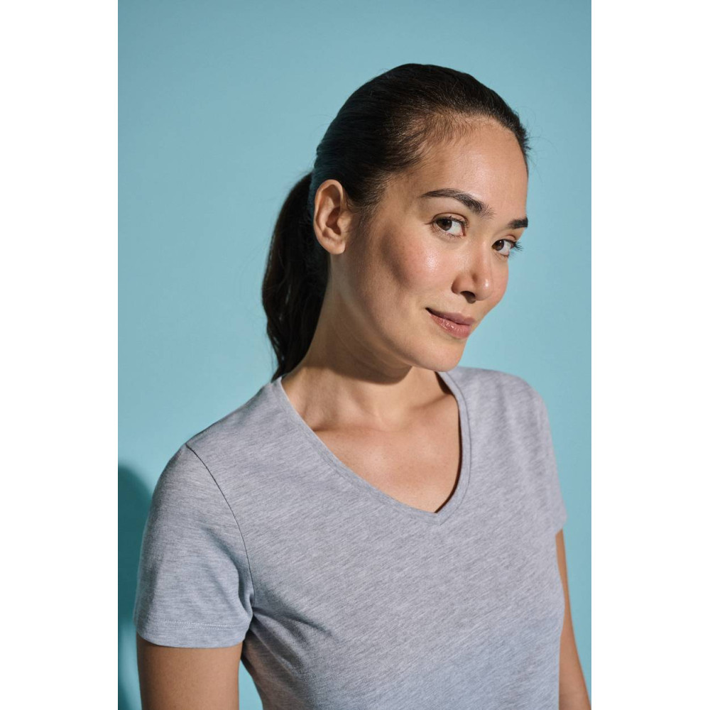 T-shirt écoresponsable col V antibactérien femme